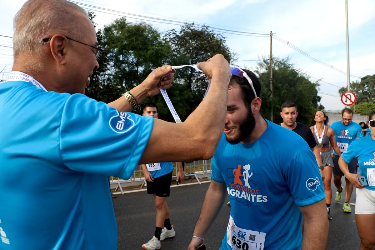 Participantes da Corrida dos Migrantes em Hortolândia