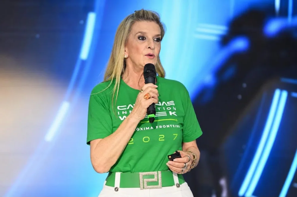 Secretária Adriana Flosi durante o lançamento do Campinas Innovation Week 2027 no Paço Municipal