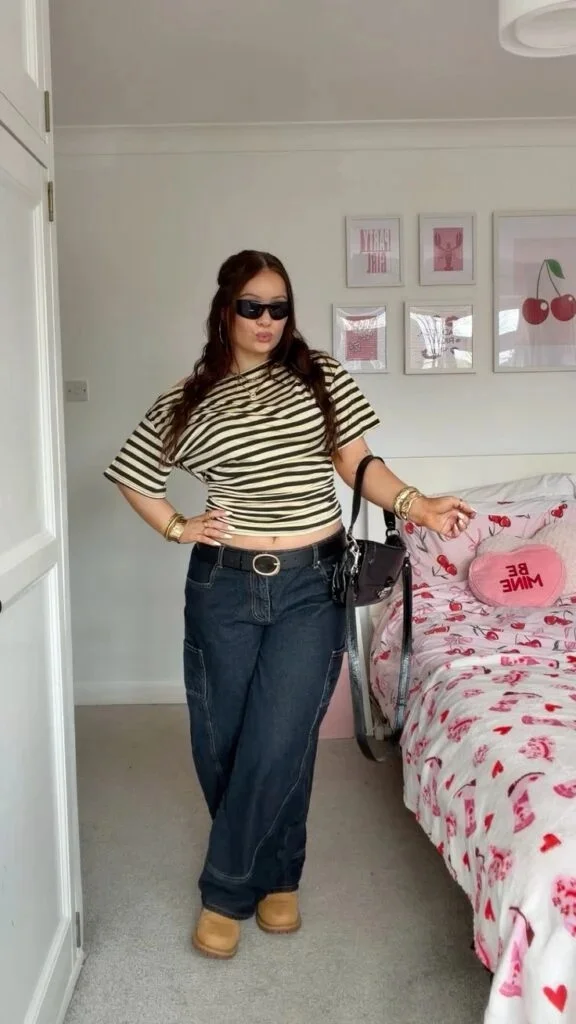Calça jeans de cintura baixa em look moderno