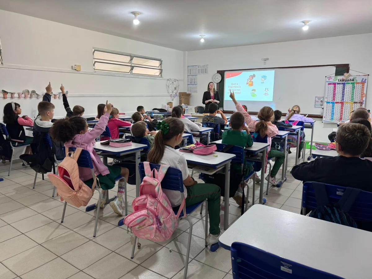 Projetos de educação ambiental em escolas com apoio da Coca-Cola FEMSA