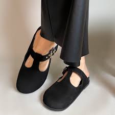 CALÇADOS Clogs.jpg
